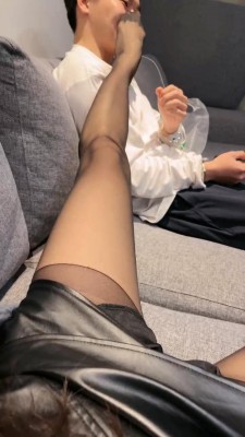 【泡芙大大】开发大一学生兄弟狗舔脚 bf23919