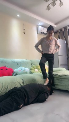 【素人星探】素人S骑马/丝袜塞嘴套头 bf24339