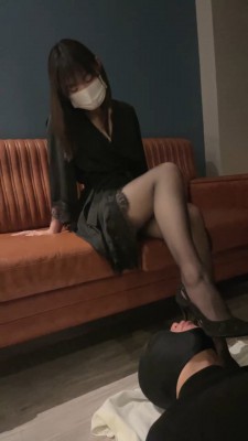 【馨馨S】黑丝高跟诱惑/圣水灌 bf24351