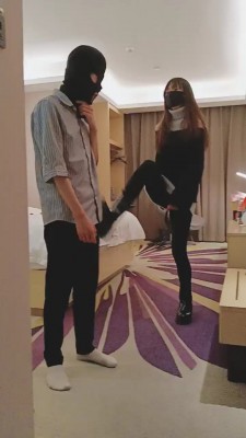 【美娜格格】剧情-暴打工作人员【完整版】 bf24504