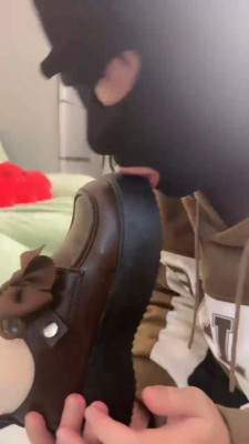 【素人星探】开发素人萝莉闻舔肉丝【双视角版】 bf24520