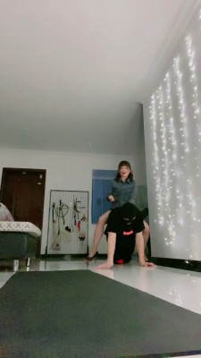 【缘彼大大】御姐丝袜高跟骑马遛狗 bf25106