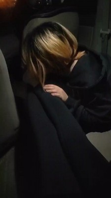 【桃子S】羞涩素人母狗-车跑狗闻舔原味鞋袜脚（双视角） bf25263