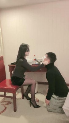 【依艺】挑战重度耳光/呕吐物鼻涕辱狗 bf25132