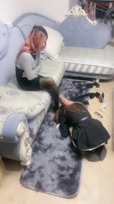 【洪兴十三妹】素人母畜-衣架抽/拽头耳光强制舔jio bf25137