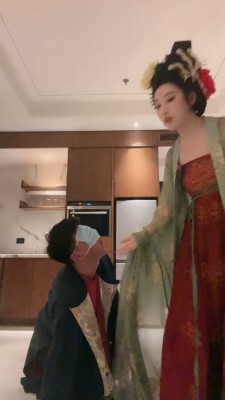 【梦二】cos女主面试家奴/圣水淋浴 bf25384