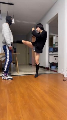 【年华S】素人长靴踩踏/提档/拳击暴打/骑马 bf25389