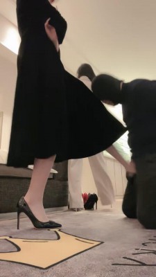 【萱萱】双S御姐暴力调-丝袜勒脖窒息踢裆【双视角版】 bf25402