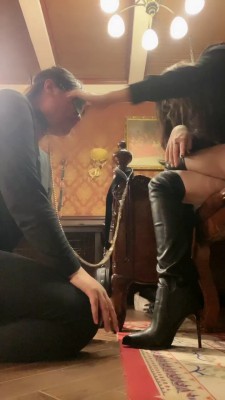 【微甜】真实虐哭女奴-暴打/长靴大力踩 bf25537