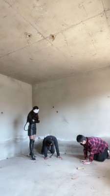 【妆主大大】双S户外必看-光头狗被疯狂鞭打/骑马 bf25756