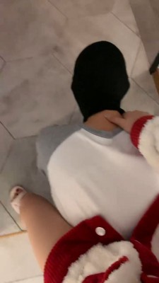 【宝爷】厕奴求虐-喝圣水/裸足跳踩/喝漱口水 bf26043