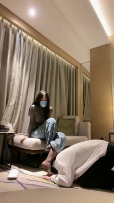 【榕S】御姐黑丝诱惑-碾压喂食/踩狗头狗脖子 bf26054