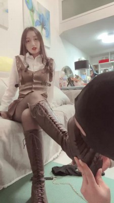 【尤物】学生主羞辱偷袜贼/清理鞋底/踩踏/裸足深喉 bf26140