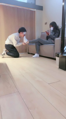 【晚晚】舔脏小白鞋-红色船袜-踩踏恋足 bf26315