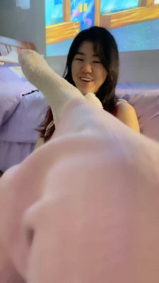 【橘子没熟】超美母畜-棉袜脚踩-叼袜子-羞涩舔脚 bf26299