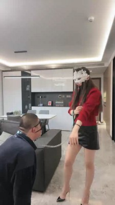 【妆主大大】狗链牵老狗/耳光抽/裸足深喉狂舔/骑马遛狗 bf26383