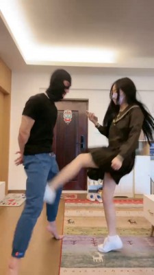 【奈奈生】强制小白鞋提档/闻白袜/吮吸脚趾/喝洗脚水 bf26661