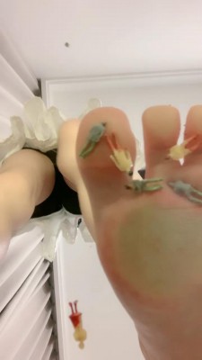 【芃芃大人】女巨人视角踩小人 bf26505