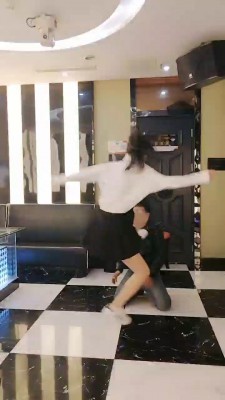 【疯狂浪子】暴力KTV刑虐狗 bf26650