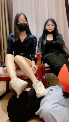 【漫漫S】沉浸式tj-小白鞋棉袜+高跟黑丝诱惑脚奴【双视角版】bf26775