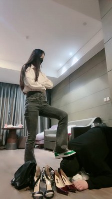 【猫神大人】人体擦鞋器-裸足狂舔-全体重踩踏 bf26795