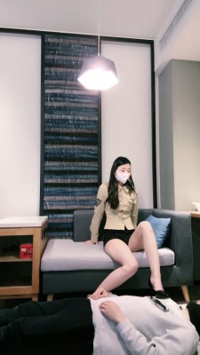 【罗宾】御姐长腿高跟诱惑-闻臭袜-提档-转胯裸足狂舔 bf26789