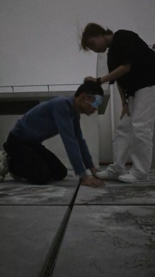 【小亿】阳台素人调-小白鞋超臭白棉袜强迫狗闻舔 bf26874