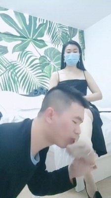 【重庆男神】180南航空姐调-闻舔原味肉丝脚/提档/踩踏脚喂酸奶 bf26923