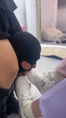 【术术S】带双素人闺蜜体验SM-原味白袜+肉丝舔/转胯遛狗 bf27035