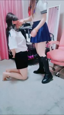 【梦幻大大】母畜-长靴原味丝袜脚羞辱/转胯遛狗/鞭打耳光 bf27031