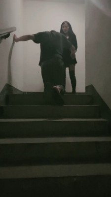 【傲雪】深夜楼道遛狗 bf27194