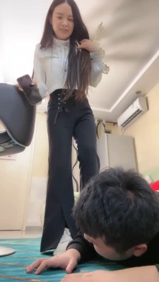 【素人星探】素人原味黑棉袜踩狗子 bf27168