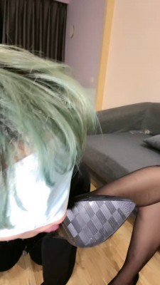 【恩可】绿帽狗舔超脏鞋底/闻舔原味脚 bf27149