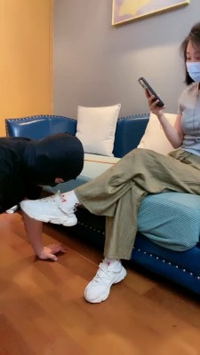 【Q月】健身女主运动鞋棉袜辱狗/sp踩踏/圣水奖励 bf27454