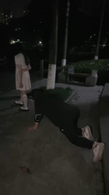 【绝美双S】姐妹花户外遛狗-捆绑树上各种羞辱 bf27478