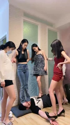 【麋鹿银儿】推荐-5S顶颜美女调-全体重跳踩/深喉舔jio bf27483