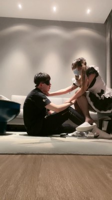 【小西】女仆装开发小狗/闻舔黑丝脚/强迫升水 bf27440