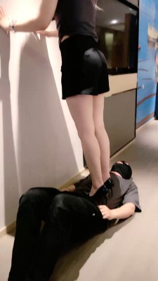 【上海赵丽颖】亲母女群调-鞭打舔臭脚/吃口水喝圣水 bf27607