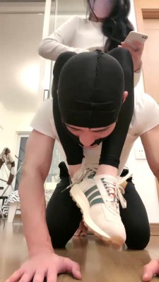 【奈奈生】瑜伽女神运动鞋白袜气味羞辱 bf27619