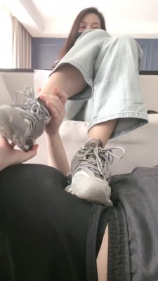 【天秤祖宗】运动鞋白袜踩脚垫 bf27906