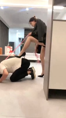 【冷欣】鞭打转胯/丝袜塞嘴踩踏【完整版】 bf27867