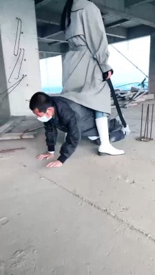 【罗宾】户外重刑虐打拾荒老人 bf27939