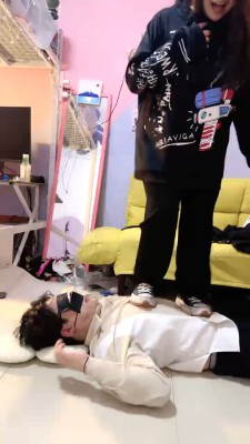 【绝美双主】双S-小白鞋运动鞋全体重跳踩 bf28190