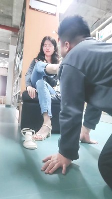 【嘉妮】户外-图书馆里狗奴伺候/骑马【完整版】 bf28185