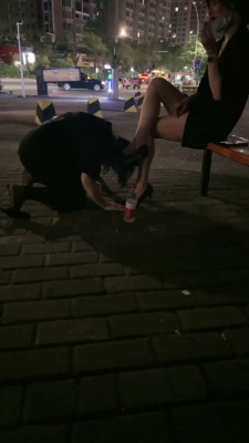 【丹祖宗】母畜户外-含袜子拽头发溜/奶茶店调/耳光舔脏鞋 bf28295