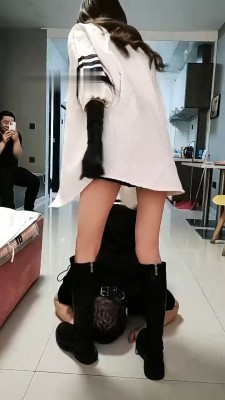 【文文master】性感女神骑马/鞭打/暴力踹头 bf28465