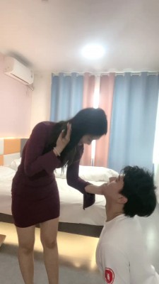 【苏苏】御姐耳光狂抽500下 JS23052930