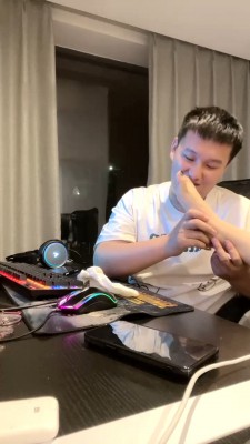 【汐言】电竞酒店闻舔小白鞋裸足 JS23052901