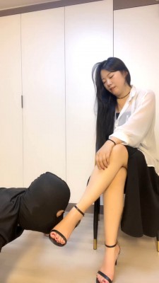 【羊羊】骑马爬行/胯下辱/原味脚脏鞋恋足 bf29140