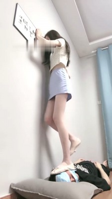 【诗酒年华】素人S-鞋子蒙眼/舔脚/踩踏/口水/烟灰/踢踹 bf29452